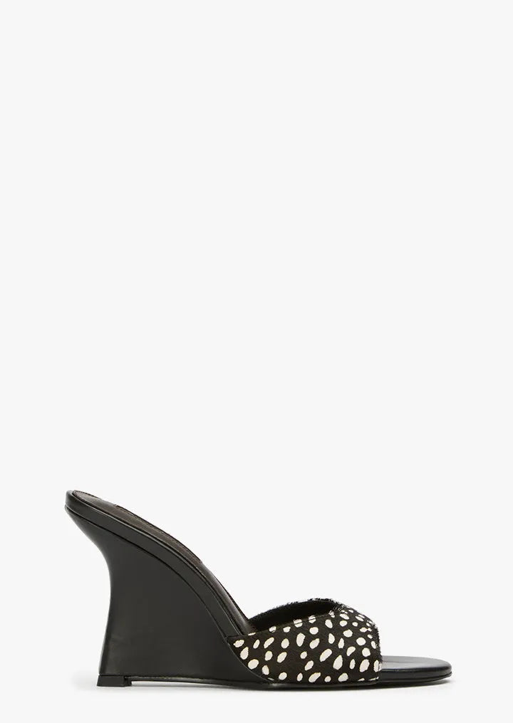 Matisse Black Speckle