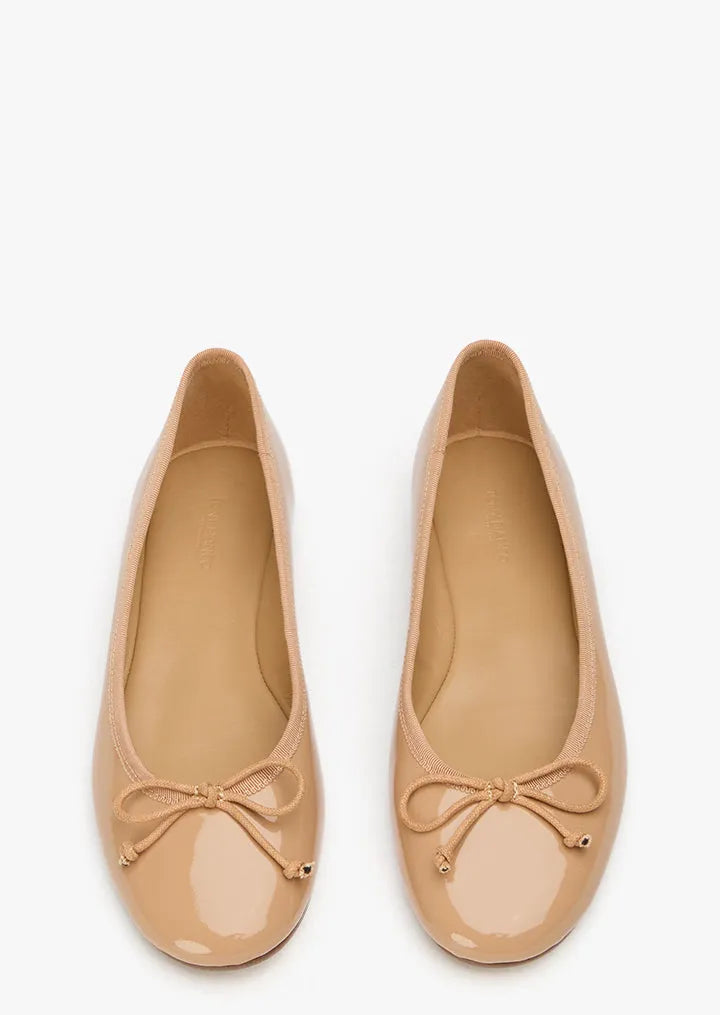 Comma Nude Patent