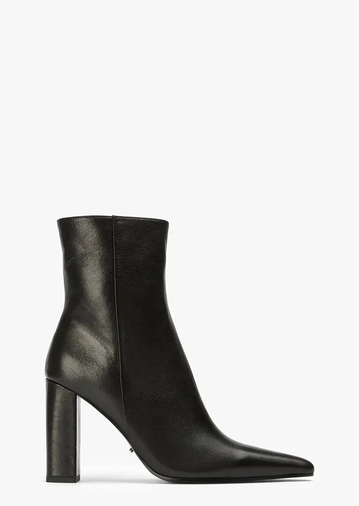 Faye Black Vintage