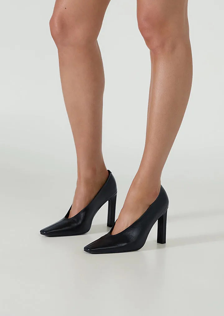 Penelope Black Valencia
