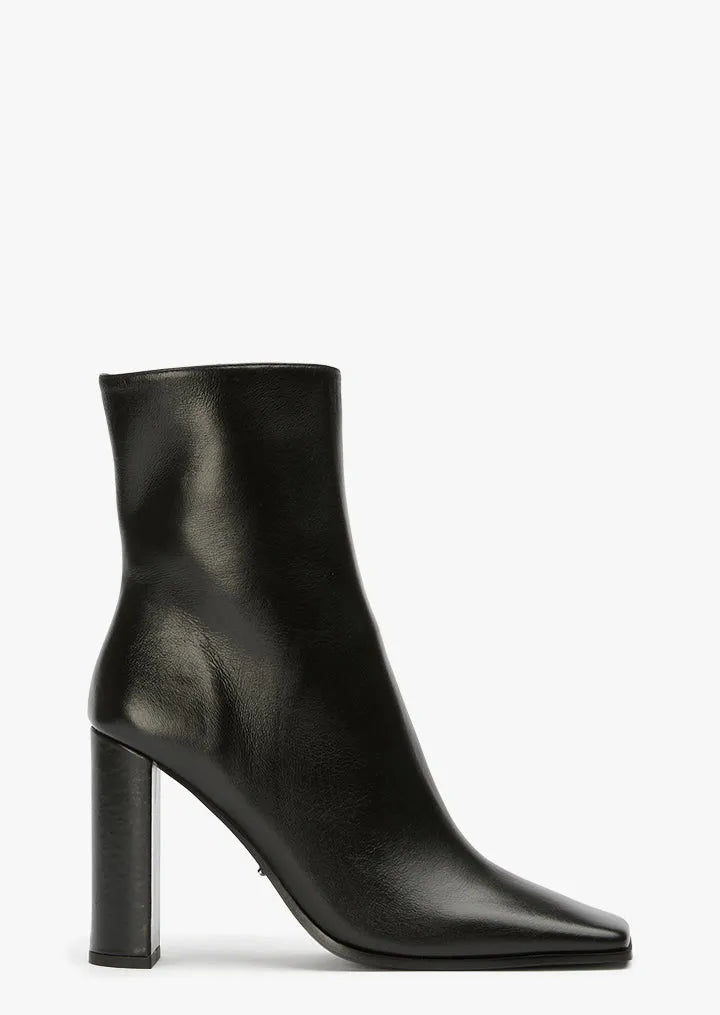 Leroux Black Valencia