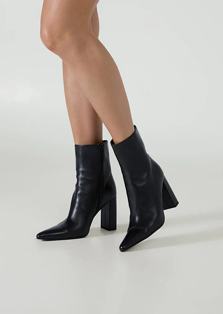 Faye Black Vintage