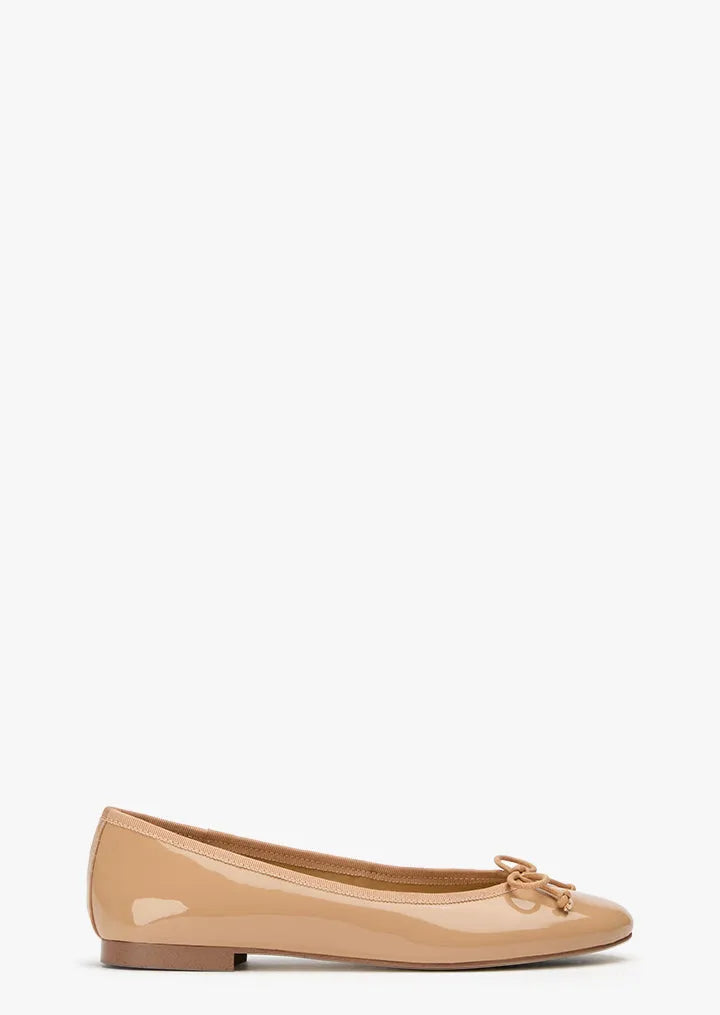 Comma Nude Patent